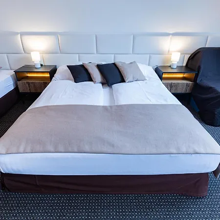 Zlaty Orol Helcmanovce